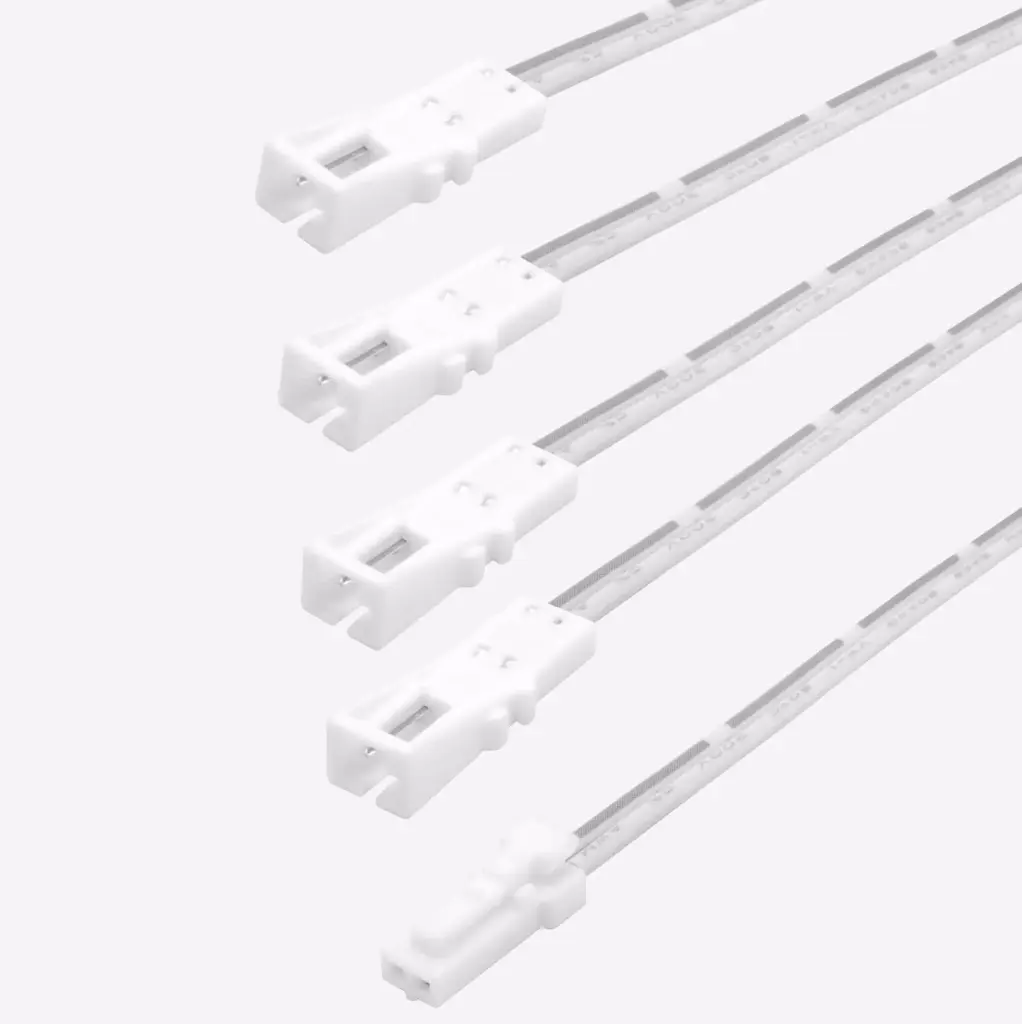 VOLTA | 4xVLT (Hembra) > 1x VLT (Macho) – Unicolor 2CH 2.50mt (Extensión Salida Doble)
