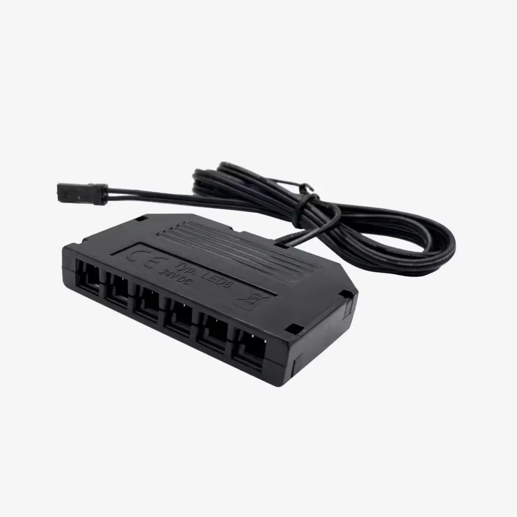 VOLTA | Caja de distribución 6xVLT (Hembra) y 1xVLT (Macho) – Unicolor 2CH 4A (3A/Salida) | Cable 30cm